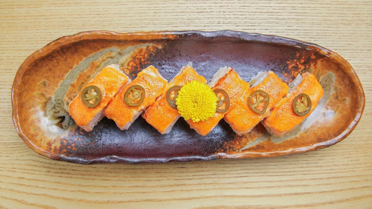 Salmon Jalapeño Aburi Hako (6 Pieces)